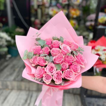 PEMBE GÜLLERİN CAZİBESİ